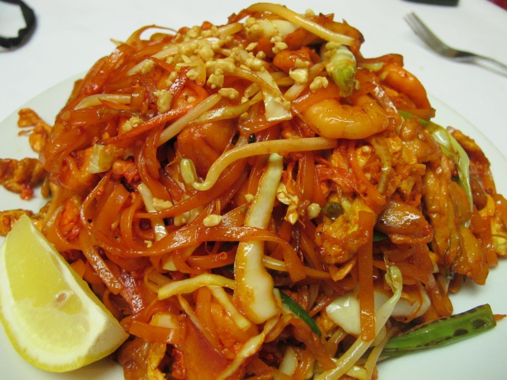 Pad Thai Noodle (Chicken & Shrimp) With Peanuts